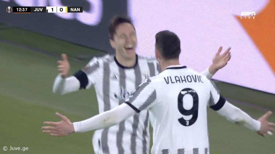 VIDEO: ულამაზესი გოლი! - "ᲘᲣᲕᲔ" ᲕᲚᲐᲰᲝᲕᲘᲩᲘᲡ გოლით წინ გადის